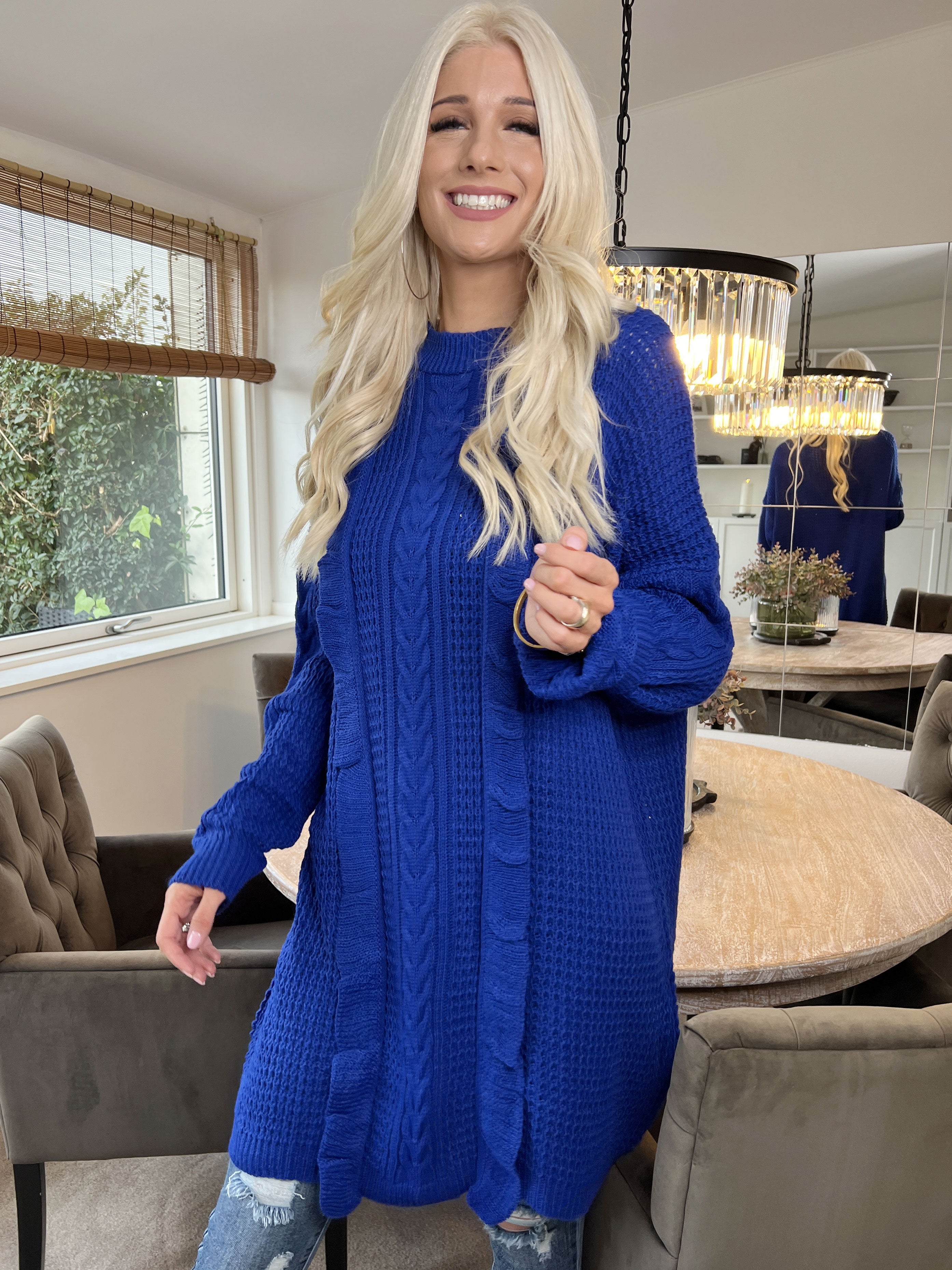 Lalisa - Söt stickad klänning med kabelstickning och volanger - White